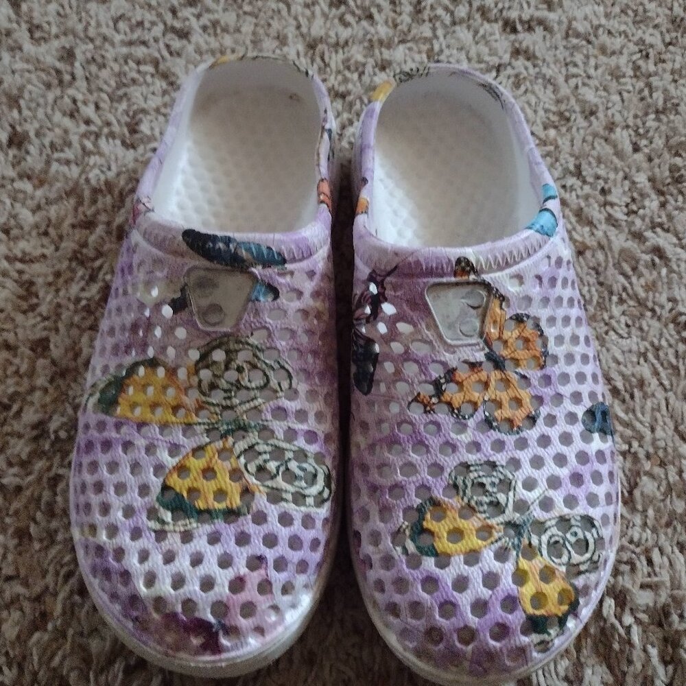 Women's 10 mesh garden clogs - Butterfly motif